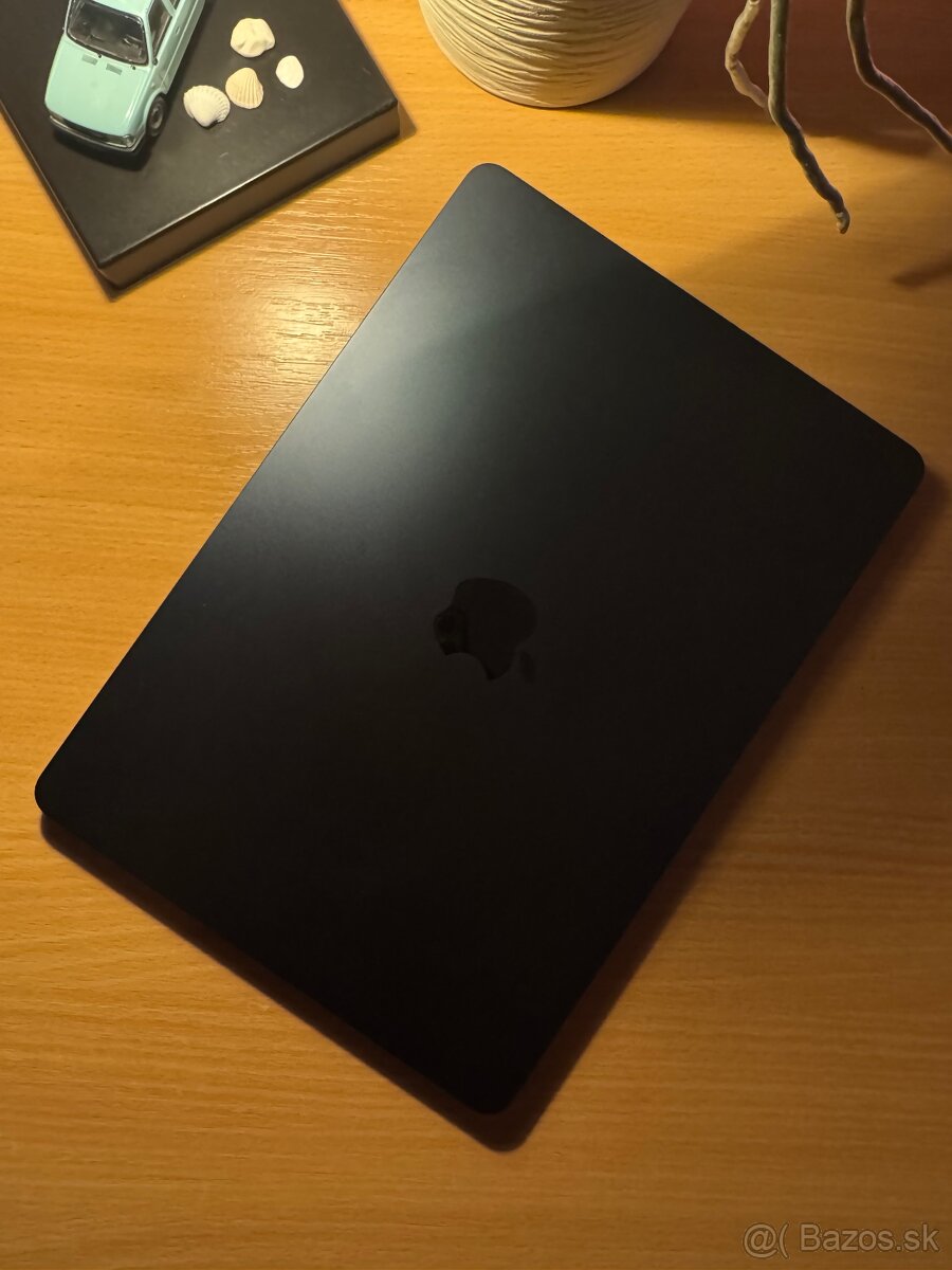Macbook Air M3 13" | 16GB RAM, 256GB SSD, čierna - 3