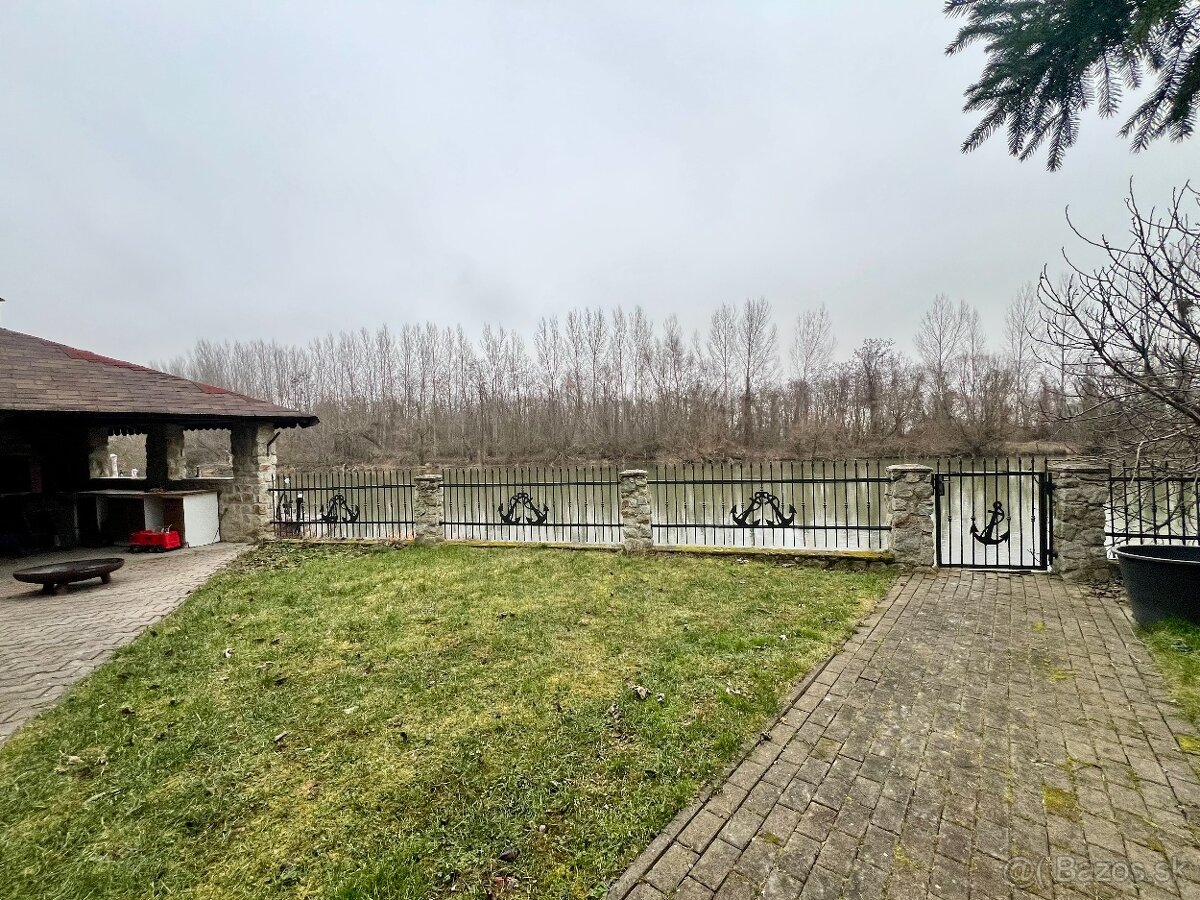 5- izbový rodinný dom s rozľahlým pozemkom na predaj v Tomáš - 3