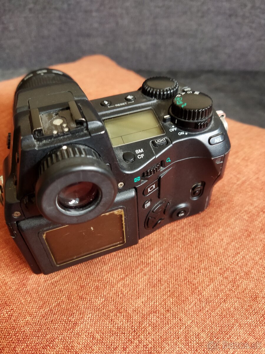 OLYMPUS E-10 - 3