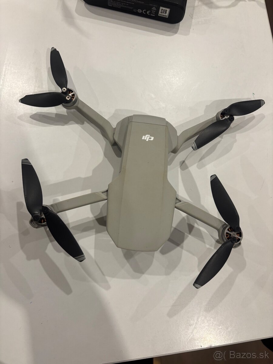 Dron DJI Mini 2 - 3