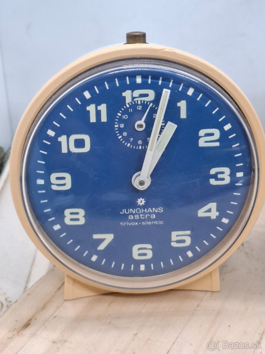 Predám funkčné budíky JUNGHANS Trivox 22€ kus s predzvánaním - 3