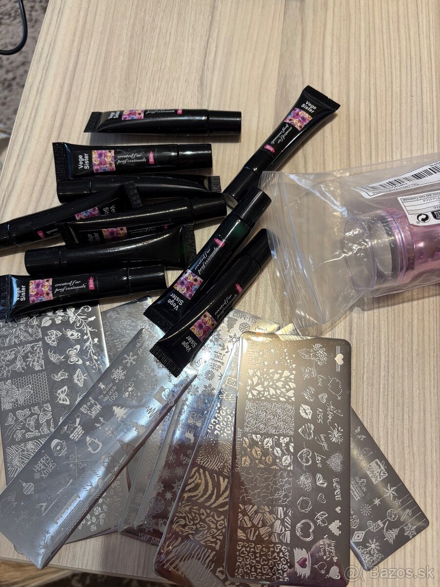 Nechtárský stolík+ balík veci - 3