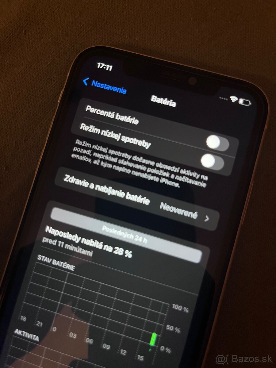 predám iPhone XR - 3