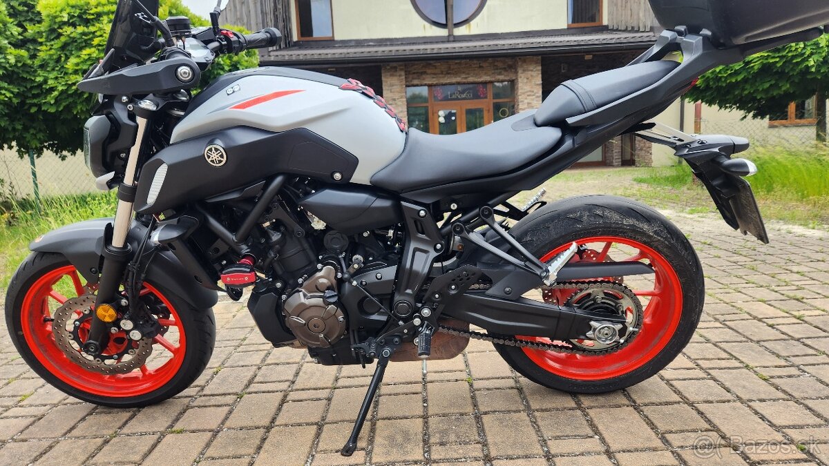 Yamaha MT07 - 3