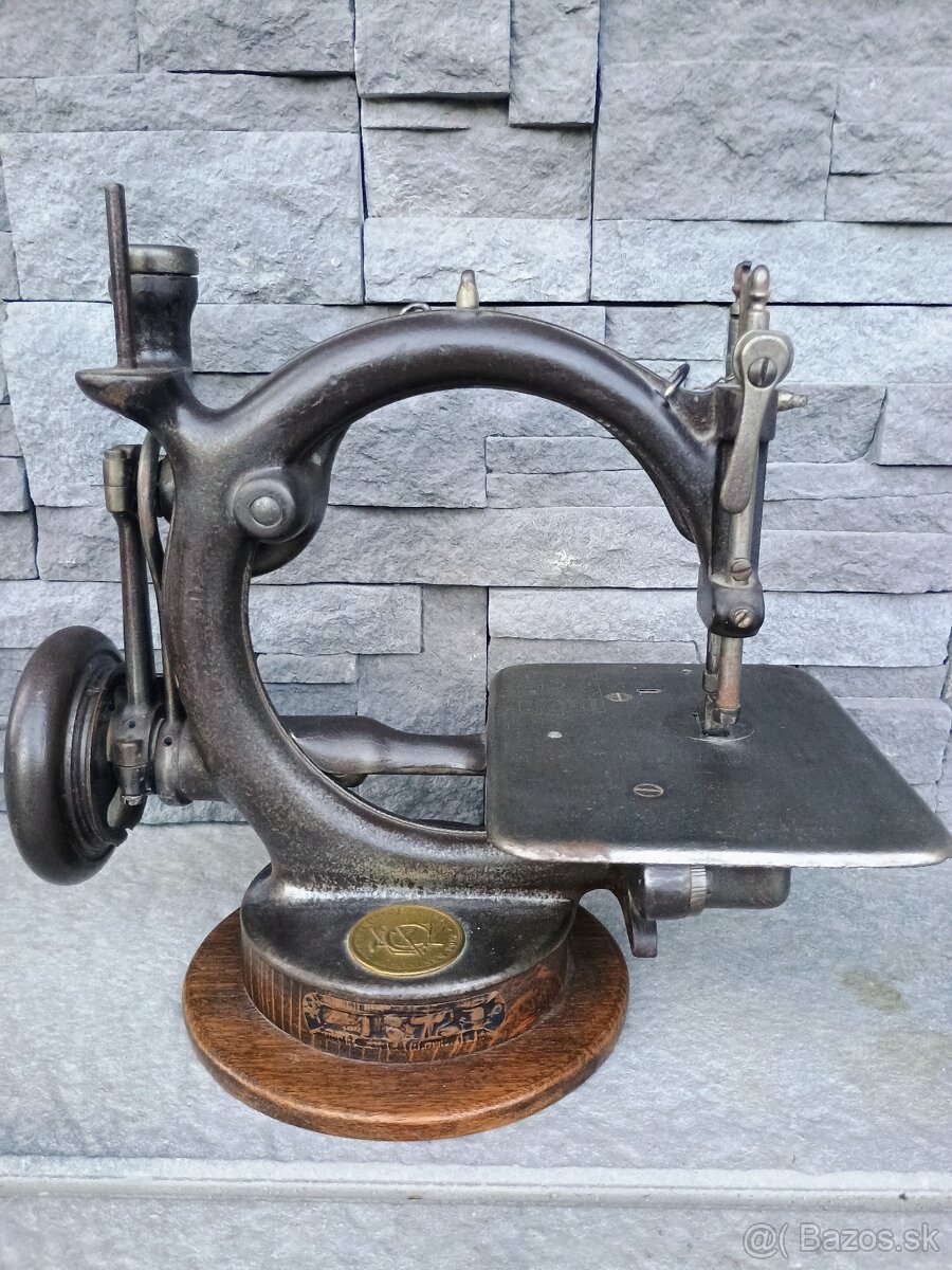 Starožitny šijaci stroj Willcox a Gibs - 3