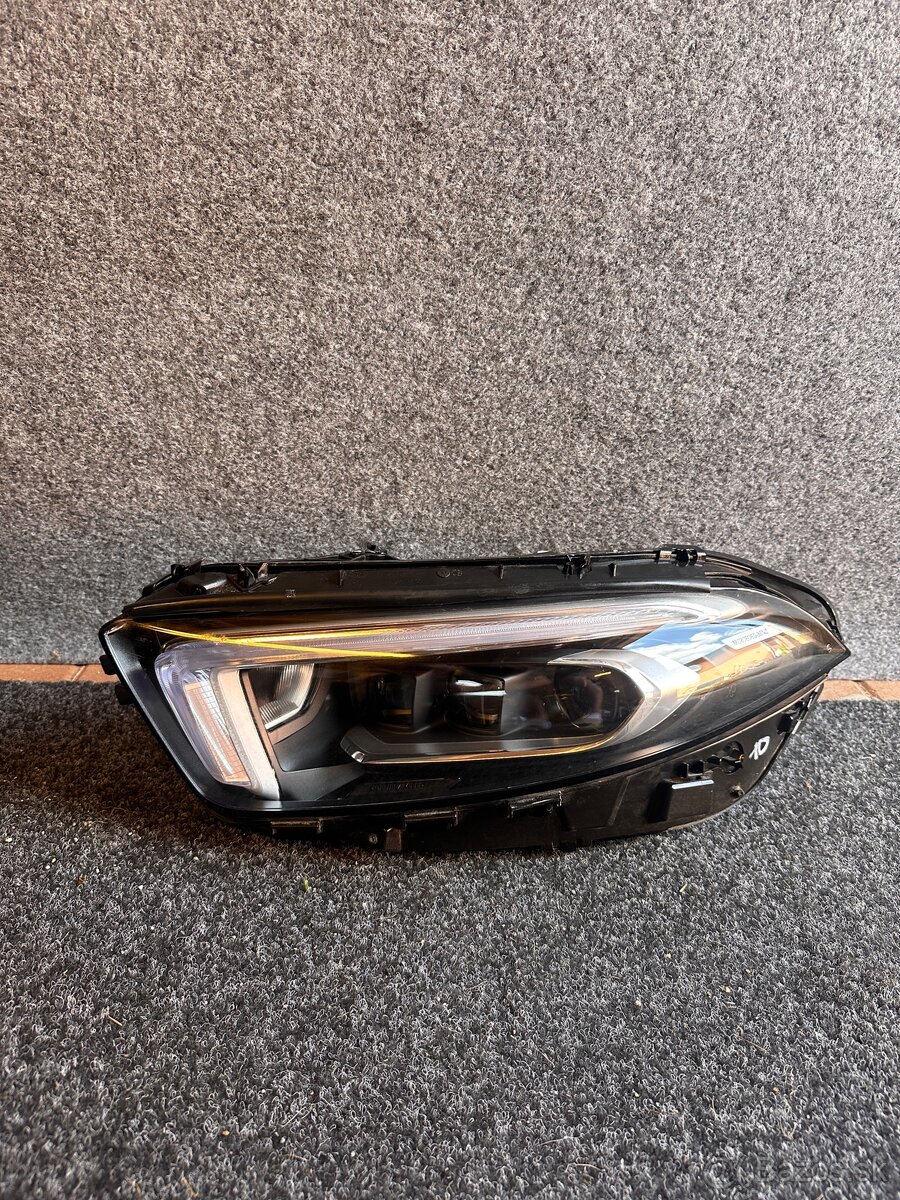 Sveťlo Mercedes-Benz trieda A W177 - 3