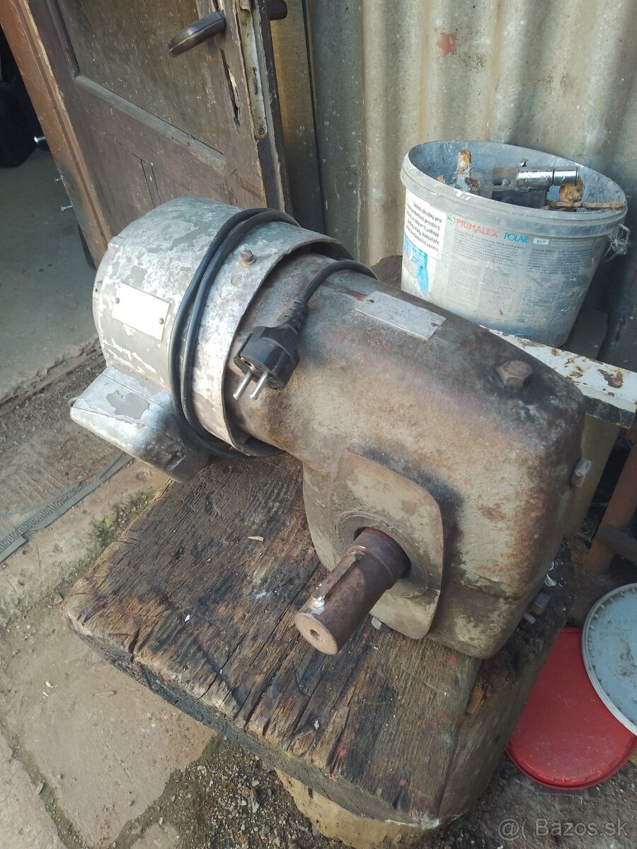 Prevodovka z motorom - 3