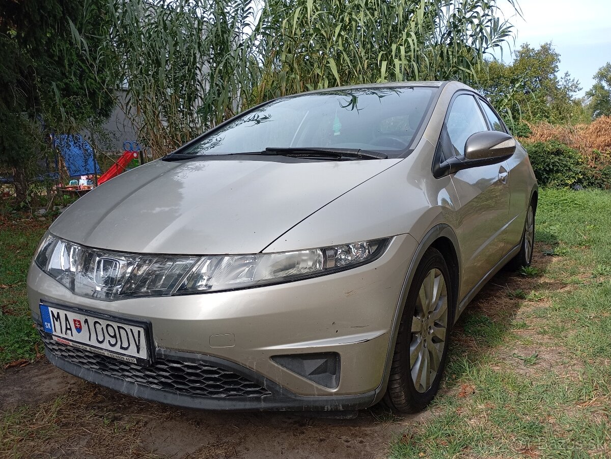 Honda Civic 1.8 iVtec - 3