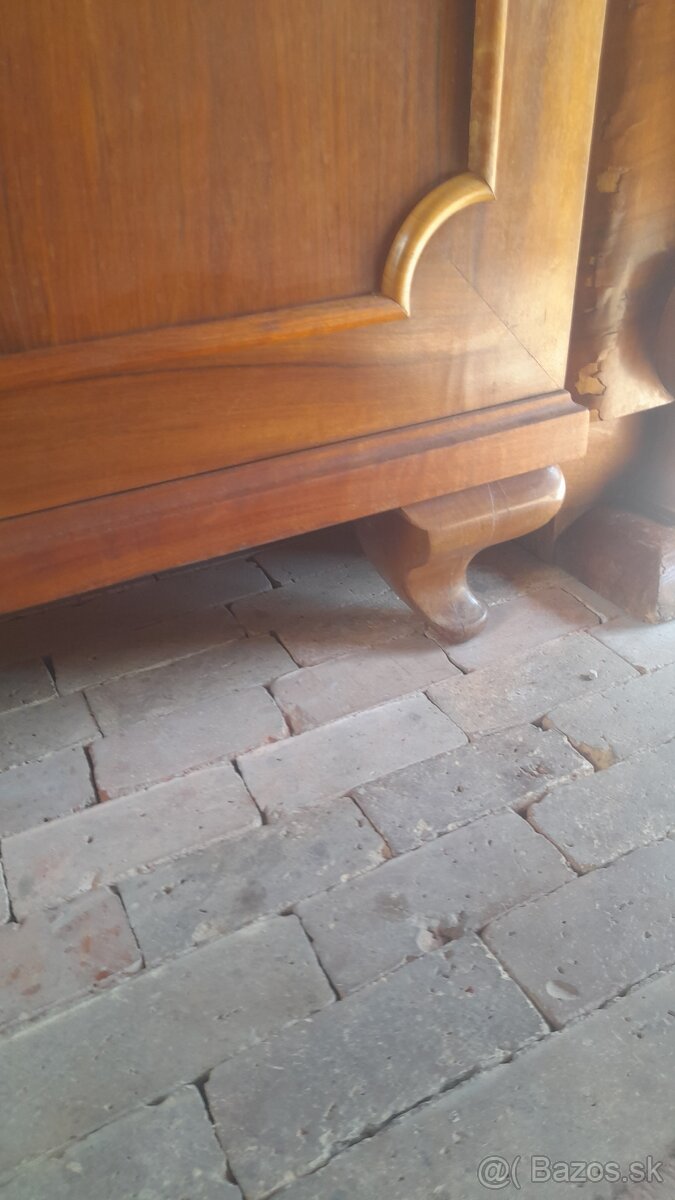 Starožitná vitrína 1500eur - 3
