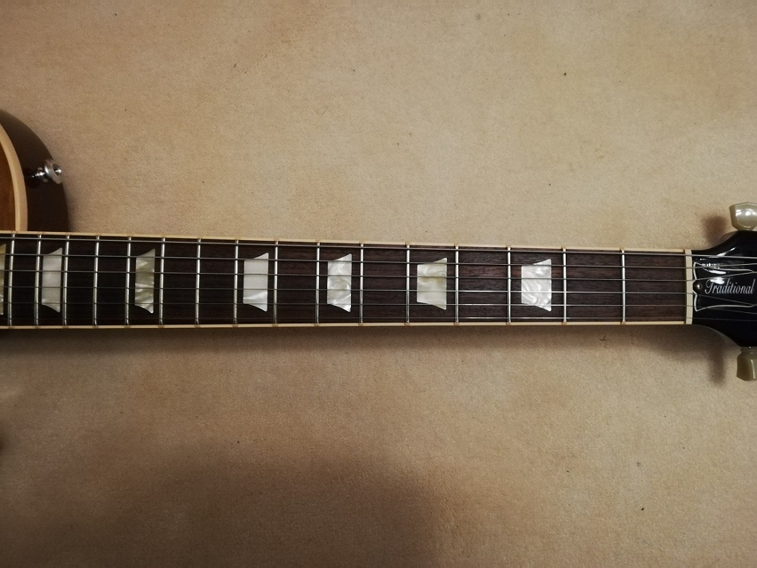 Gibson LP Traditional - 3