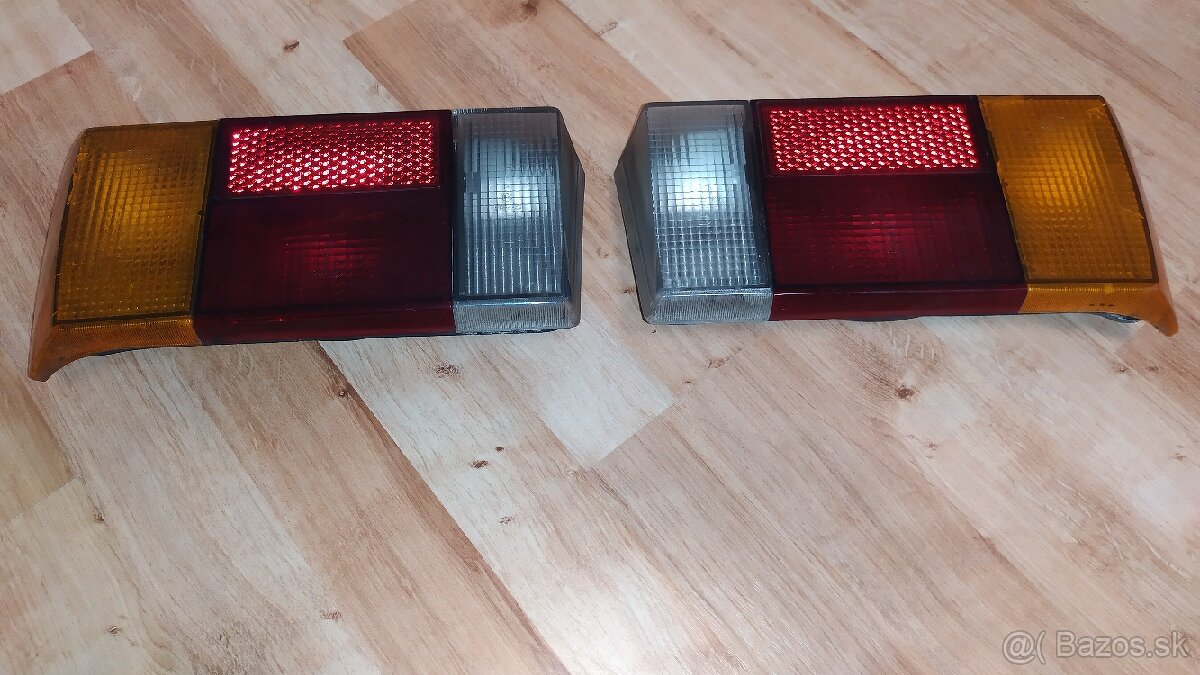 Zadné svetlá VW Golf mk1, model A - 3