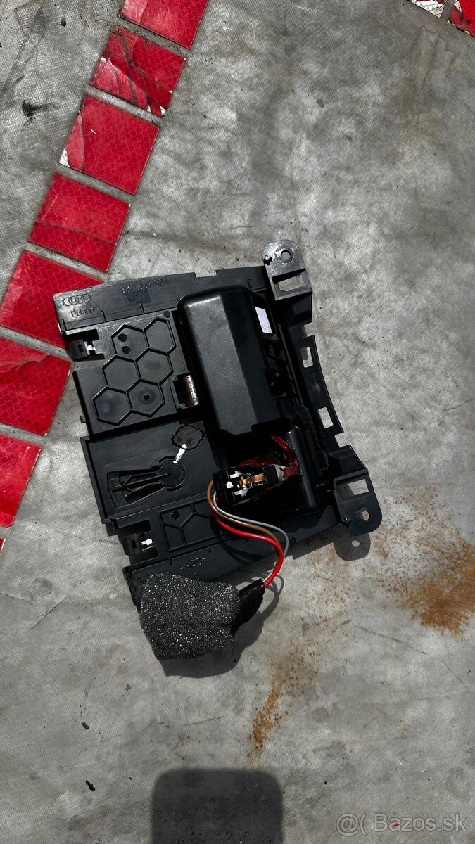 Nadpis: Stredový panel / popolník Audi A5 - 3