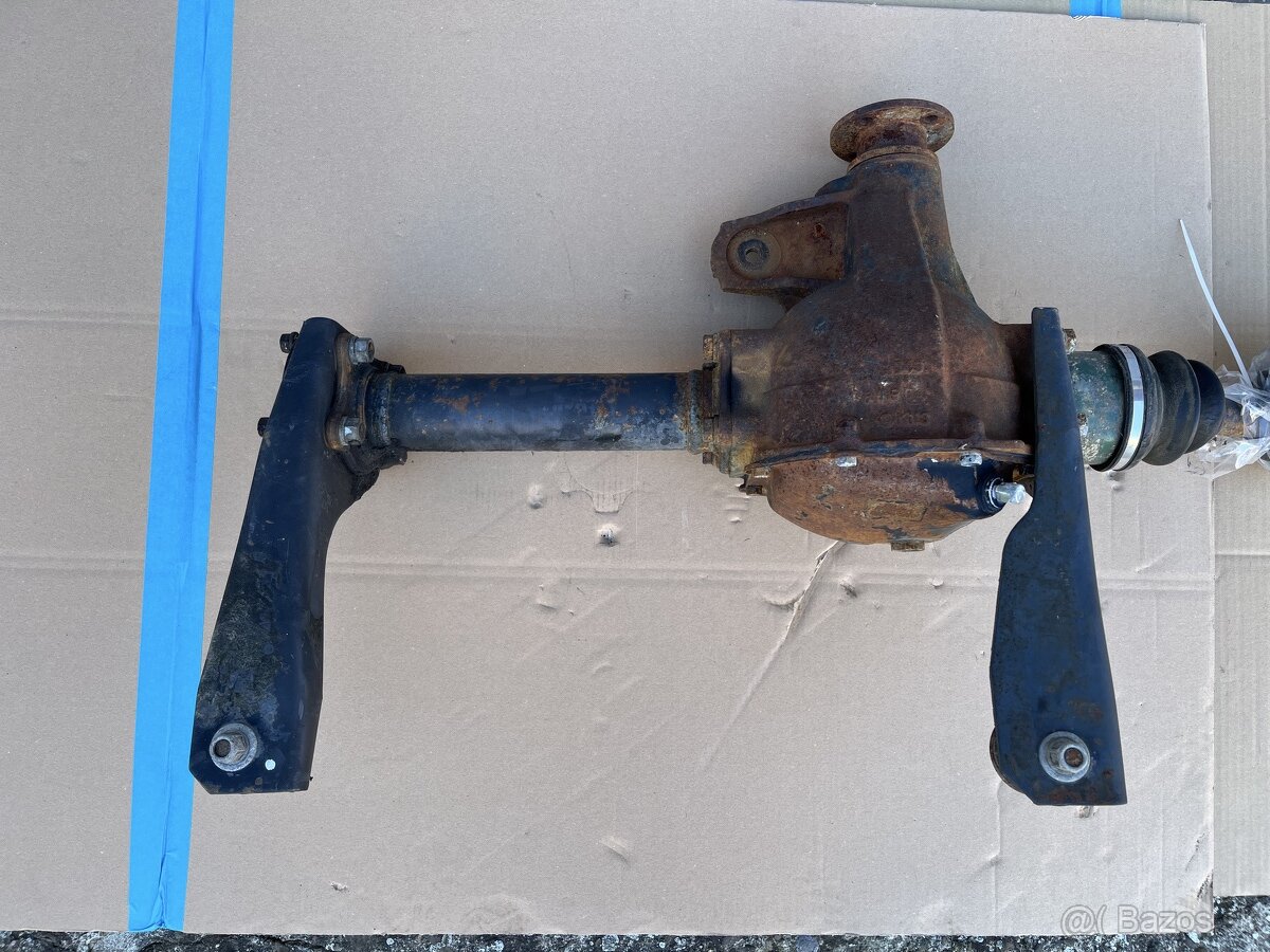 pajero 1 rozpredam diely predný diferenciál - 3