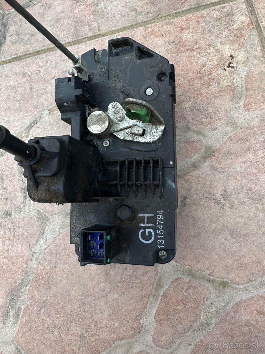 Opel Meriva A zámky dverí - 3