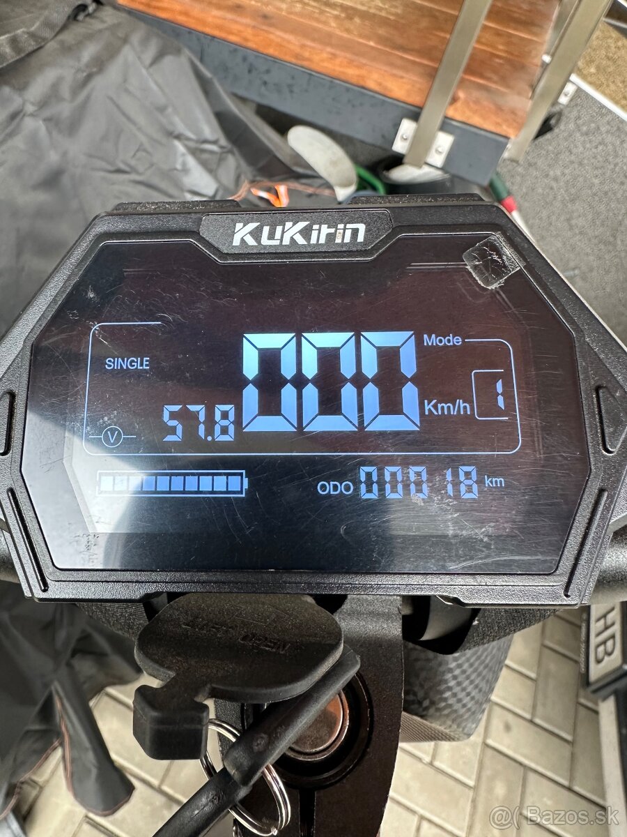 Predám kolobezku kukirin g3pro - 3