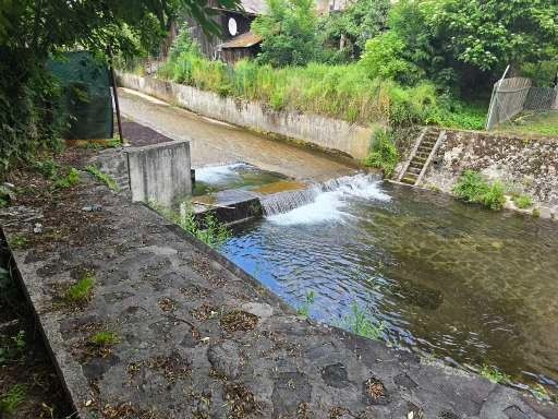 Momentálne najlepší stavebný pozemok končiaci regul potokom - 3