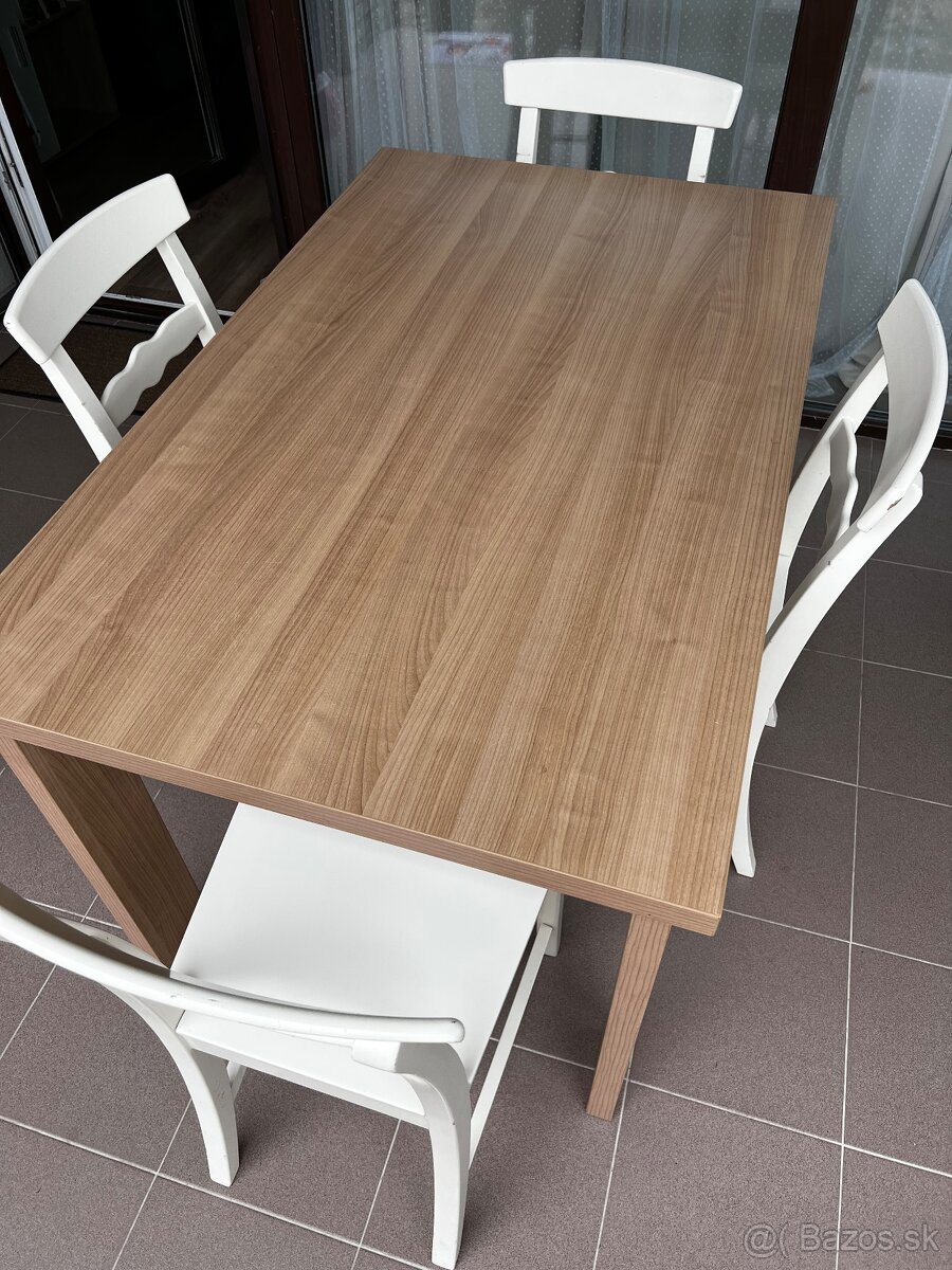 Stôl a stoličky - 3