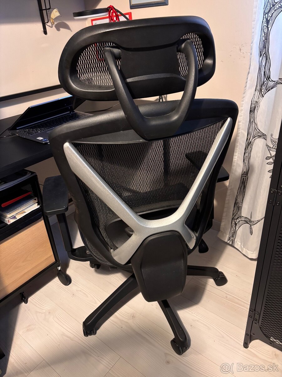 Kancelárska stolička a pracovný stôl - 3