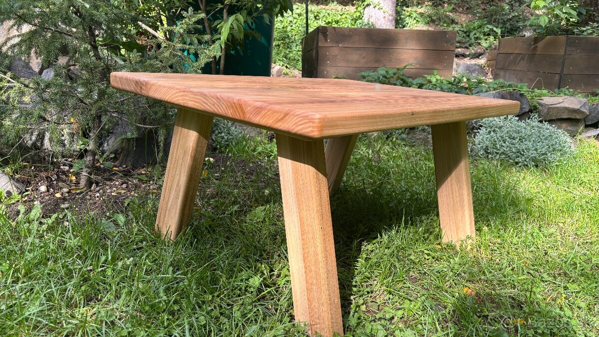 Masívny konferenčný stolík - 3