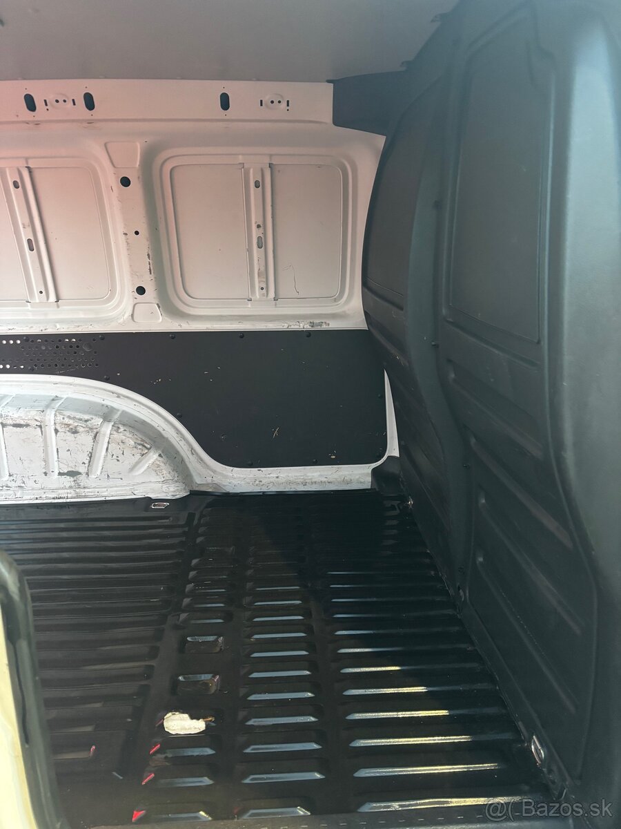 Volkswagen Caddy 2,0 TDI rv.2017 (Možný odpočet DPH) - 3