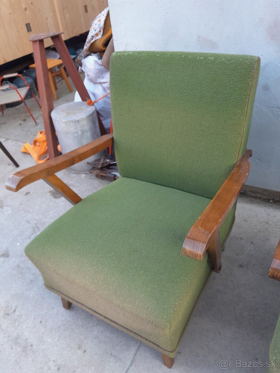 Predám zelené kreslá cena spolu 50€ - 3