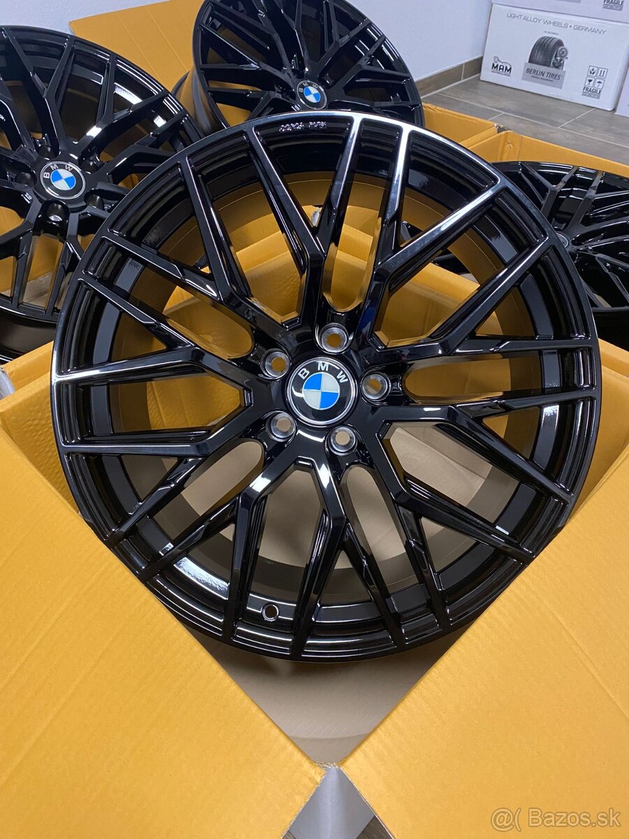 5x112 R19 MAM RS4 Black - 3