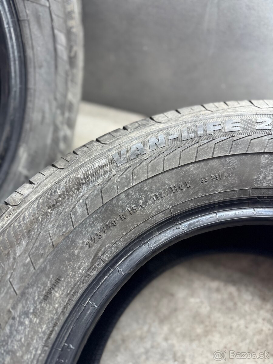 LETNÍ PNEU 225/70/15C - 3