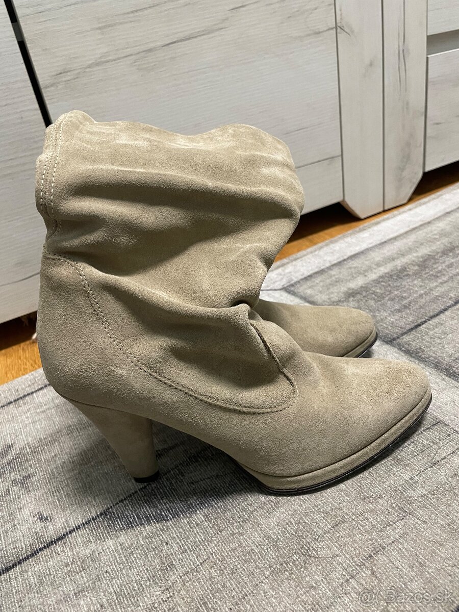 Vysoké čižmy na podpätku - 3