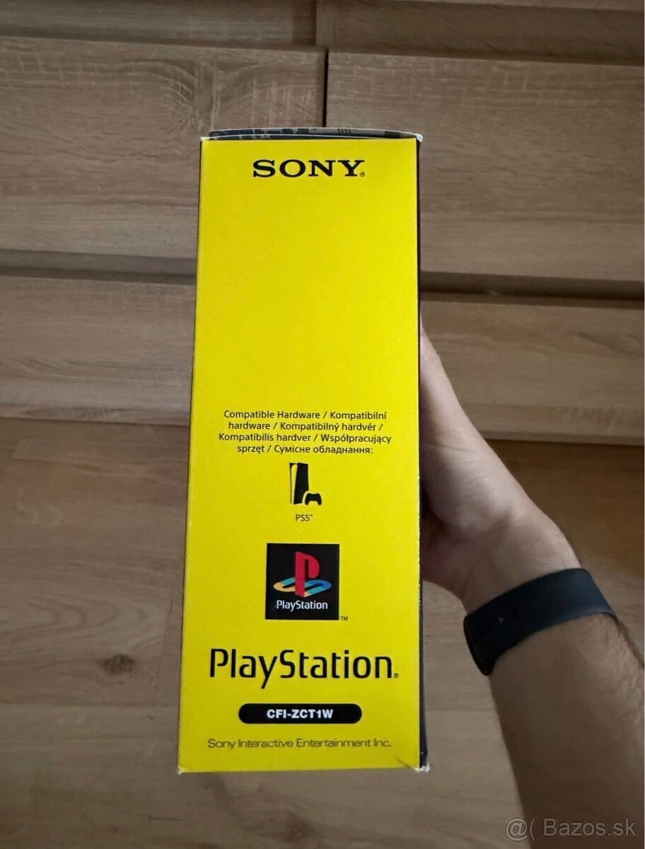 PS5 DualSense 30th Anniversary Limited Edition - 3