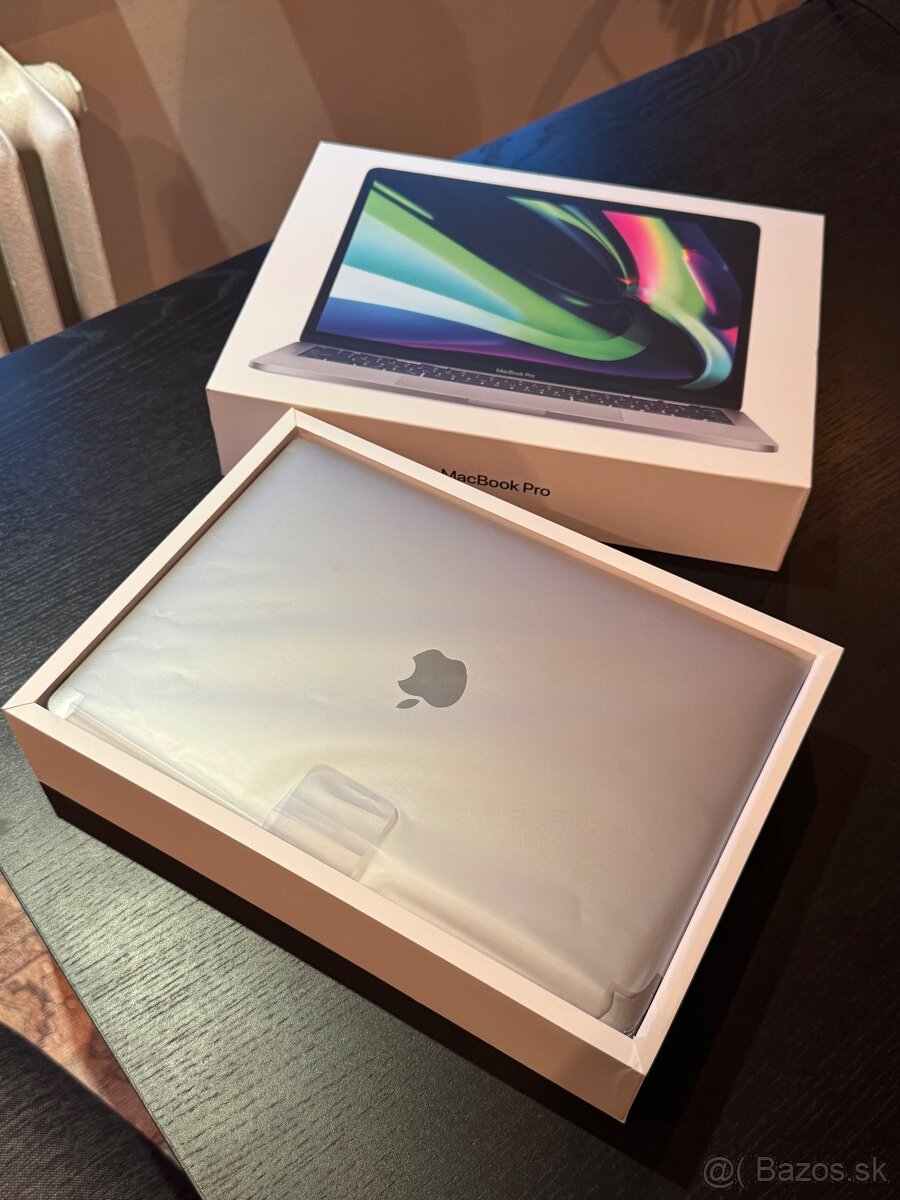 Predám Macbook Pro Retina 13 2020 8GB Ram 1T SSD Touch Bar - 3