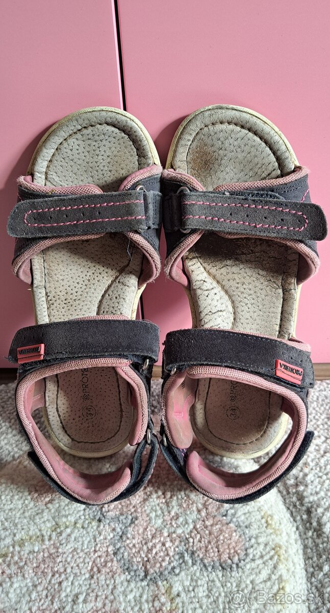 Tenisky, sandale, teplaky = balik - 3