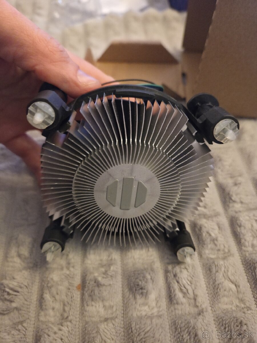 Intel Core i3-10100 plus chladič - 3