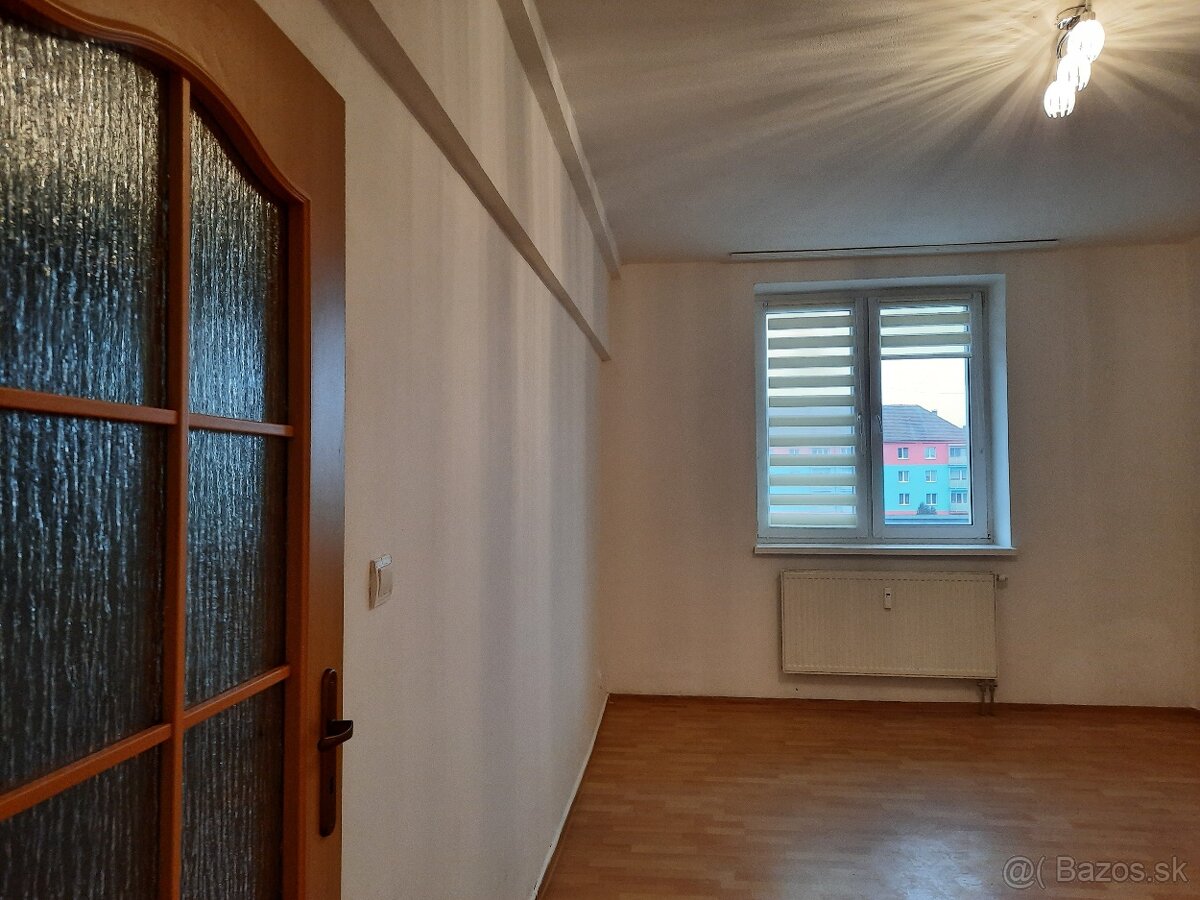 Prenájom 2- izb. bytu v centre Humenného - 3
