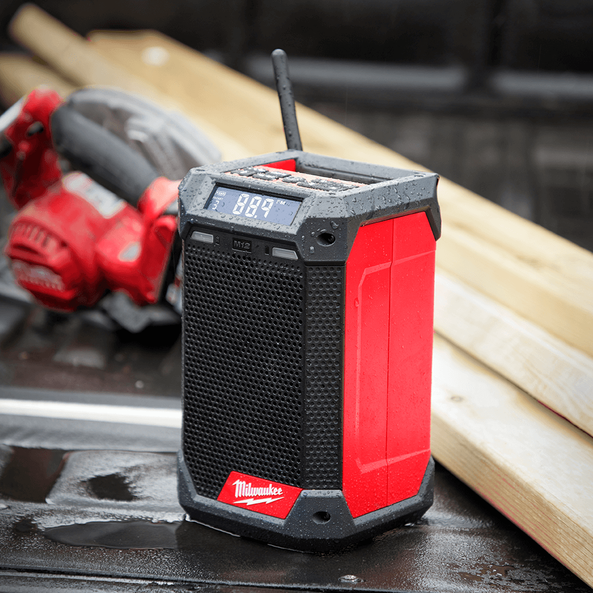 MILWAUKEE M12™ Rádio / nabíjačka DAB+ - 3