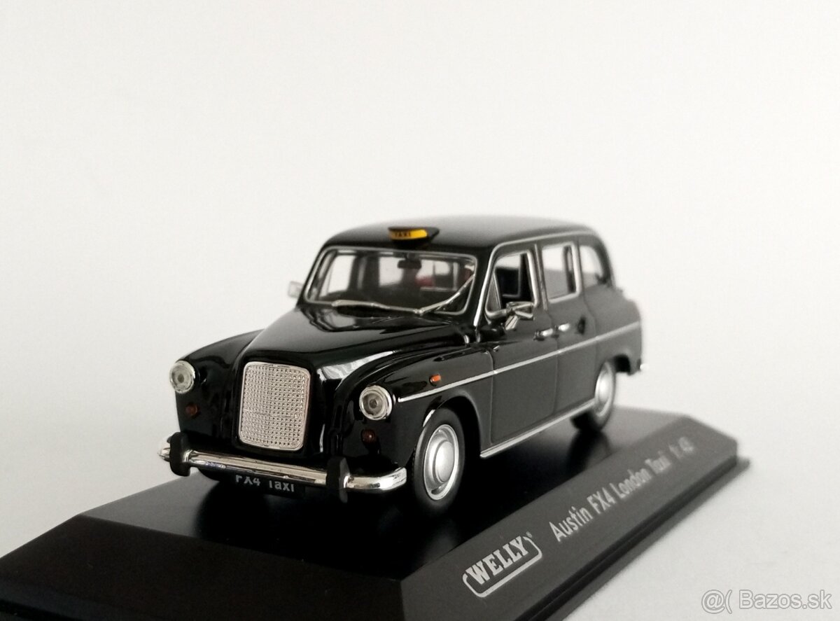 1:43 Austin FX4 - 3