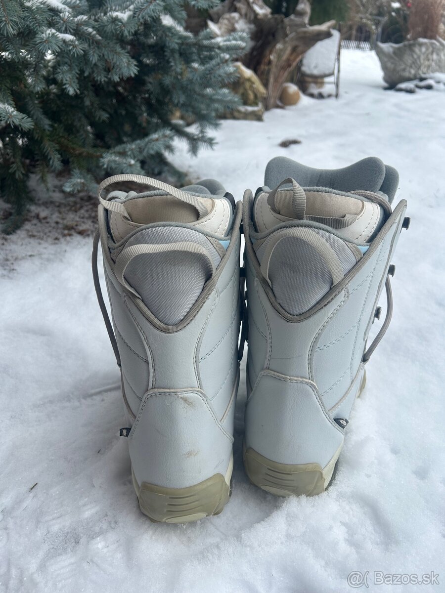 Snowboard a topánky - 3