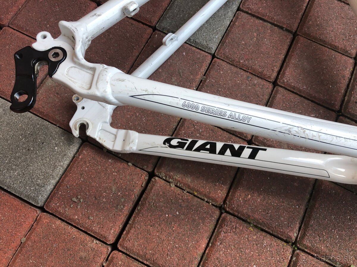 Giant Revel - 3