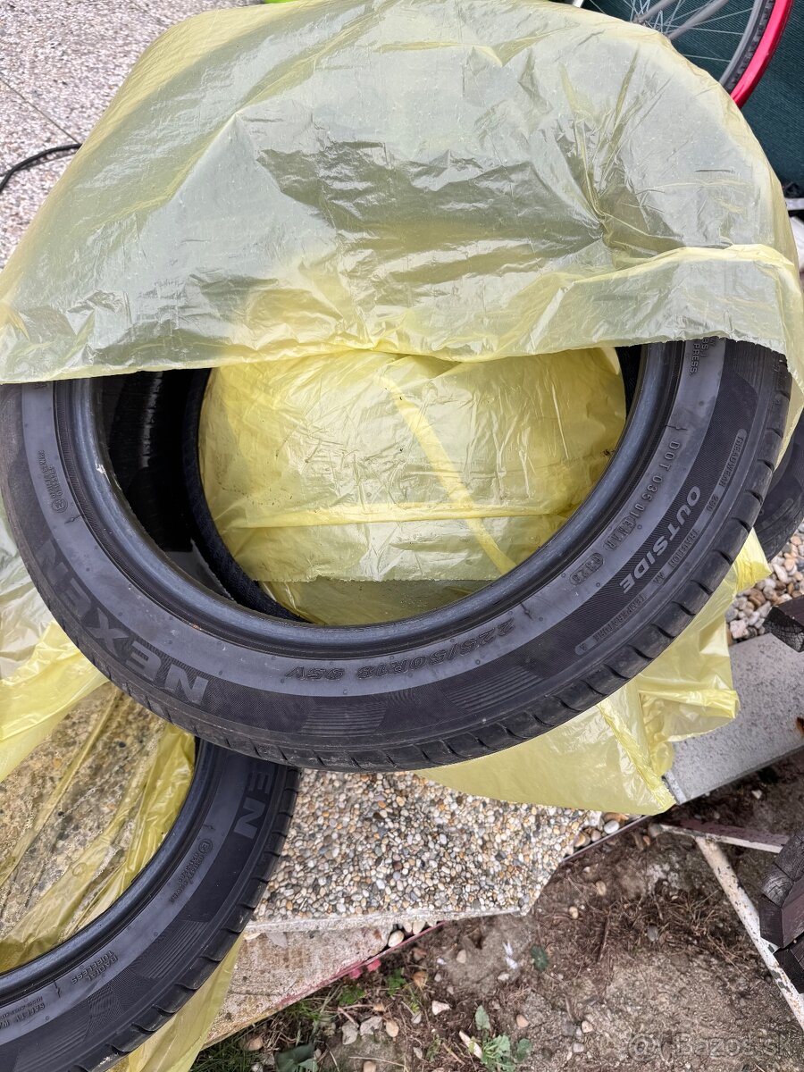 Letné Pneu nexen 225/50/R18 dot 0325 - 3