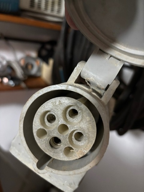 Predám predĺžovací kábel 380 V - 3