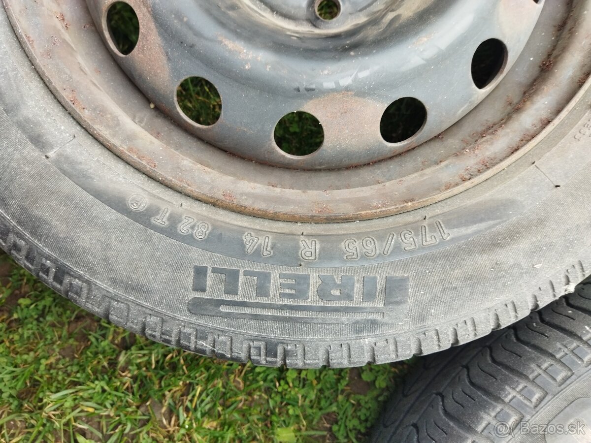 Plechové disky 4x108 r14, letné pneu pirelli - 3