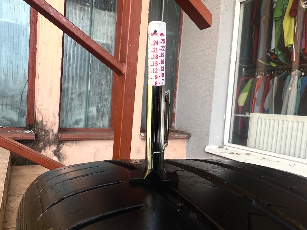 235/45 R18 letné pneumatiky 2 kusy - 3