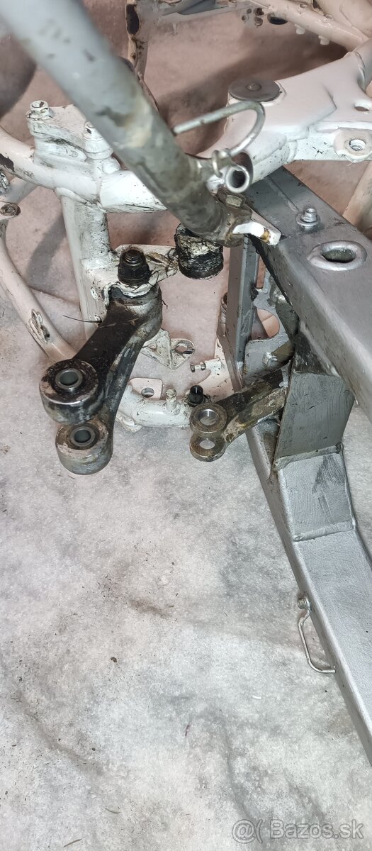 Cagiva W16 2G Rám zadná vidlica stojan linkage - 3