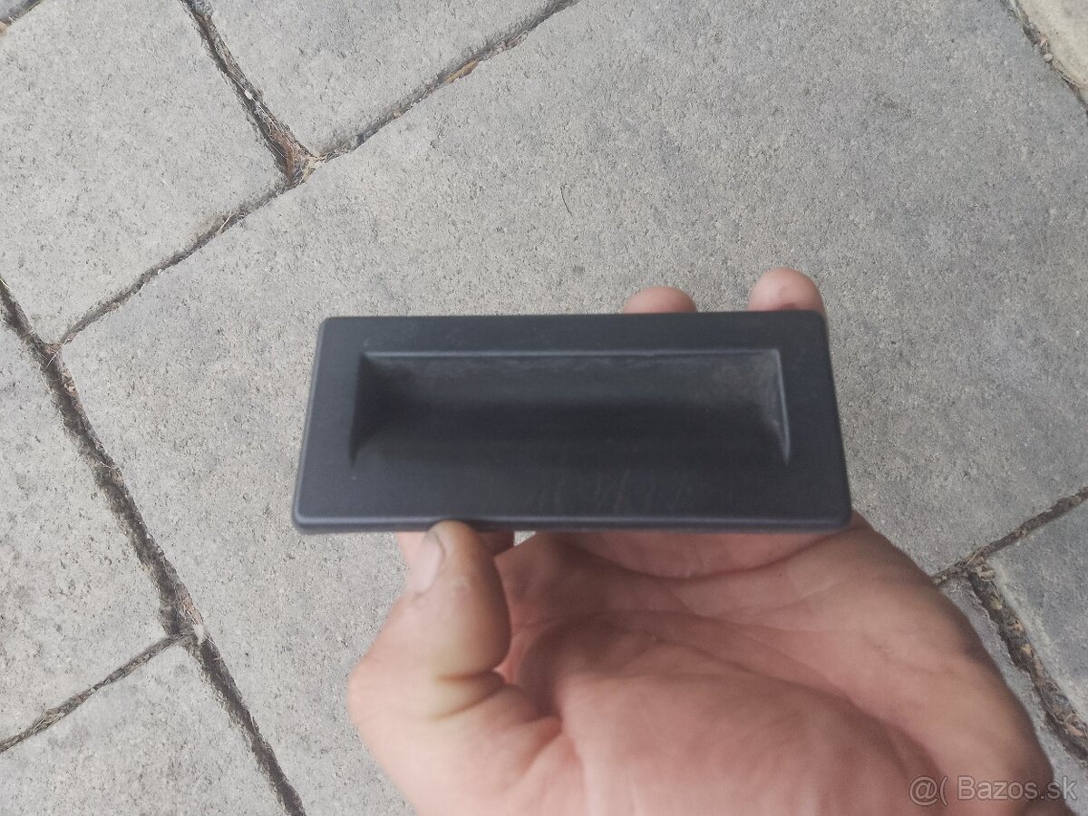 Madlo 5tych dverí Octavia 3 ,Superb 3 - 3