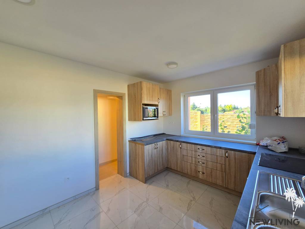 NA PREDAJ Novostavba 6 izbový dom Horná Streda - 3