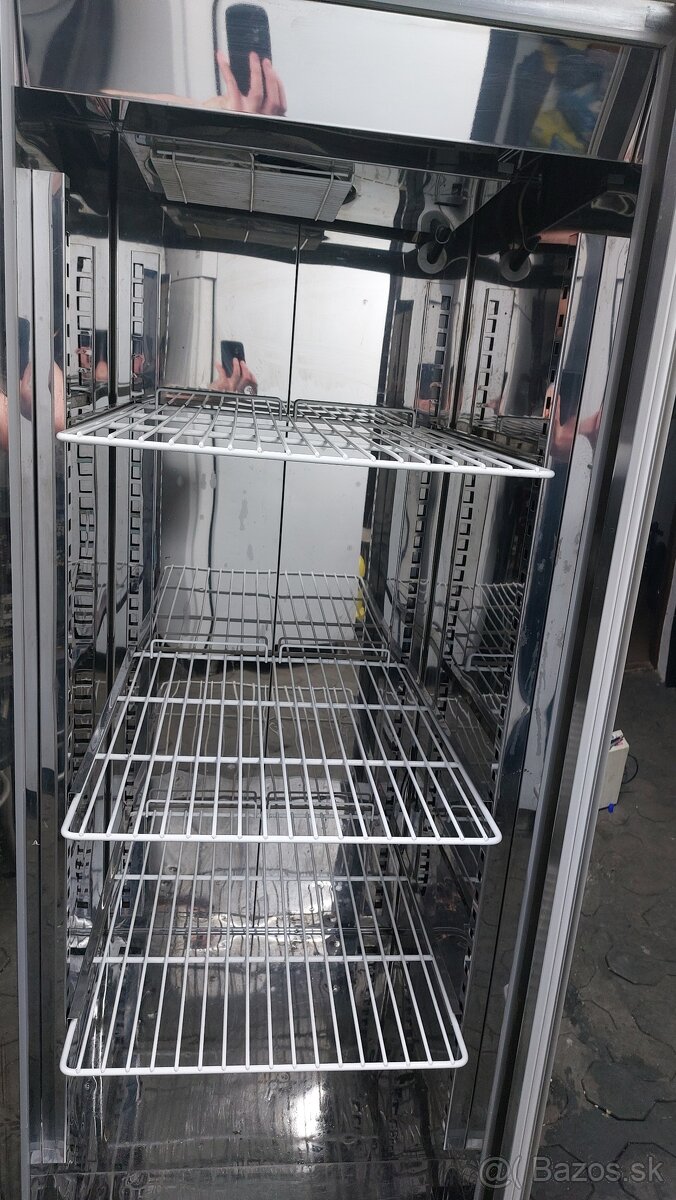 Nerezová priemyselná mraznička Zanussi - 3