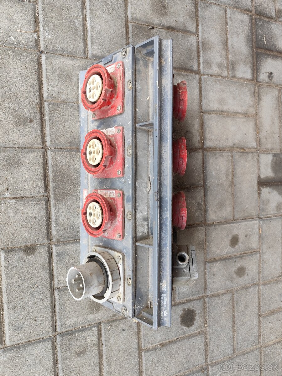 Stavebný zásvukový rozvádzač - 3