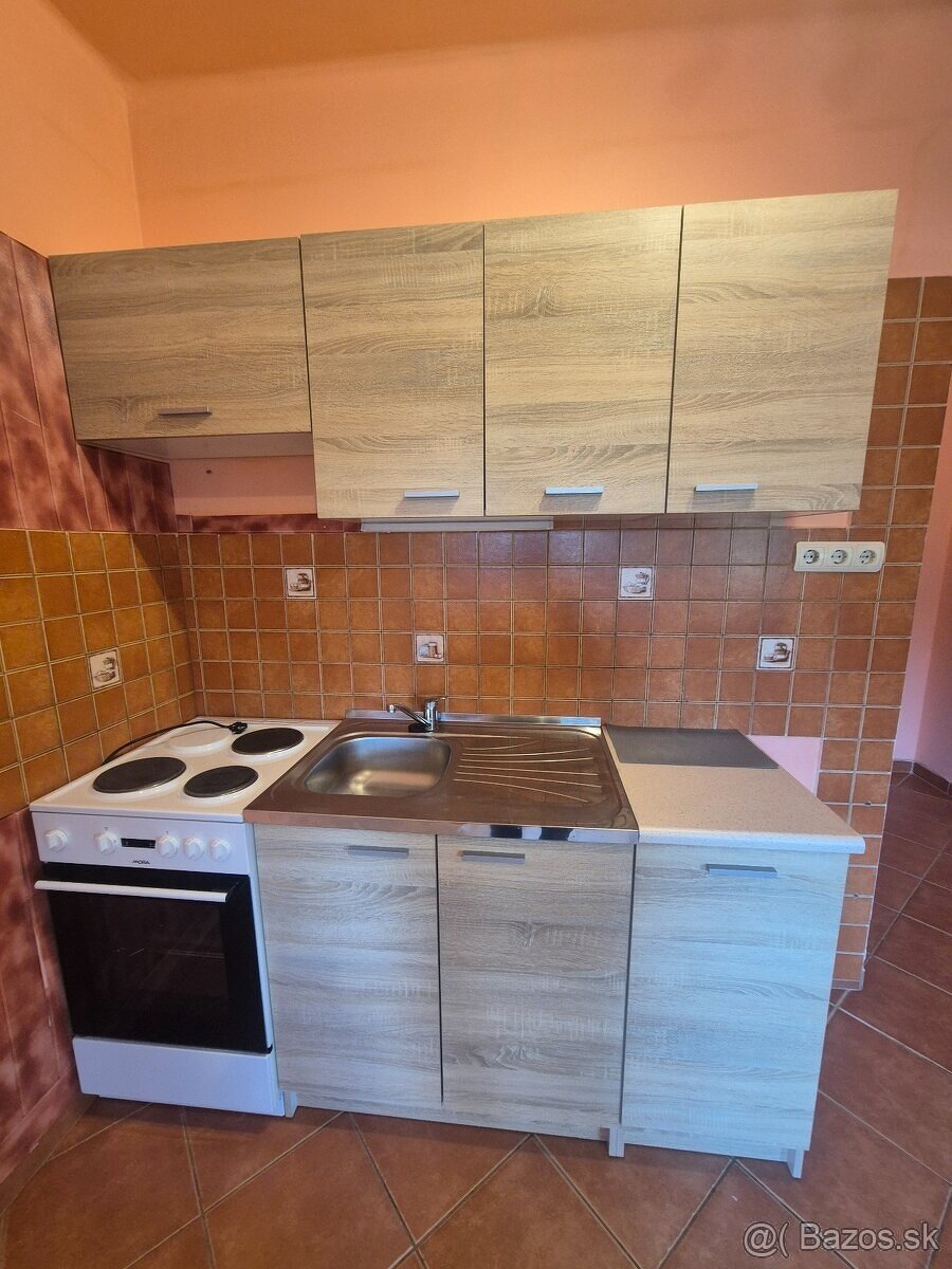 Predám Garzónku (20 m2), Cintorínsky rad, Komárno - 3