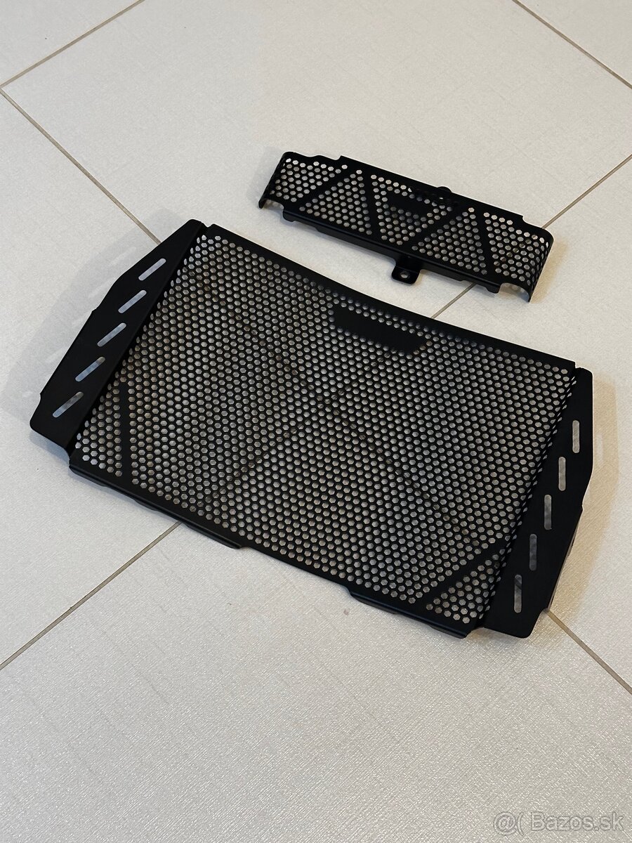 Kryty chladicov Tiumph Speed Triple 1050 - 3