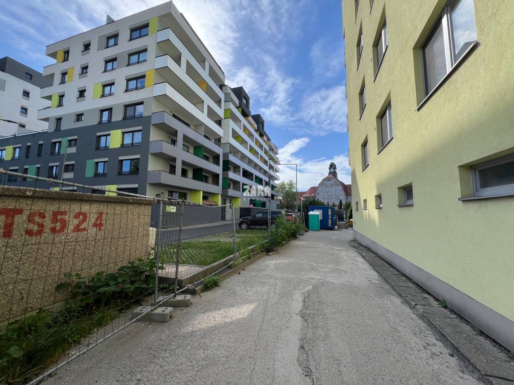 Košice-Staré Mesto - Letná, murovaná radová garáž. Lukratívn - 3