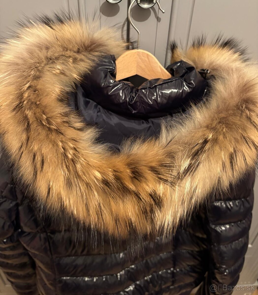 Moncler zimná bunda s kožušinovou kapucňou - 3